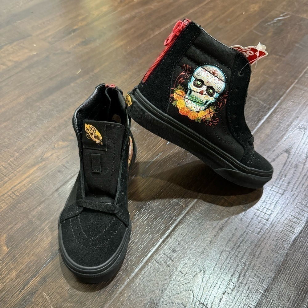 Vans Sk8-Hi Dia de Vans (Black/Multi) High Top Sneaker Size 10.5 Kids